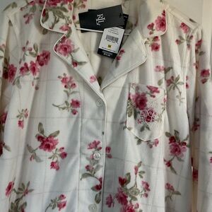 NWT Ralph Lauren Flannel Cream and Pink Floral Pajamas Medium
